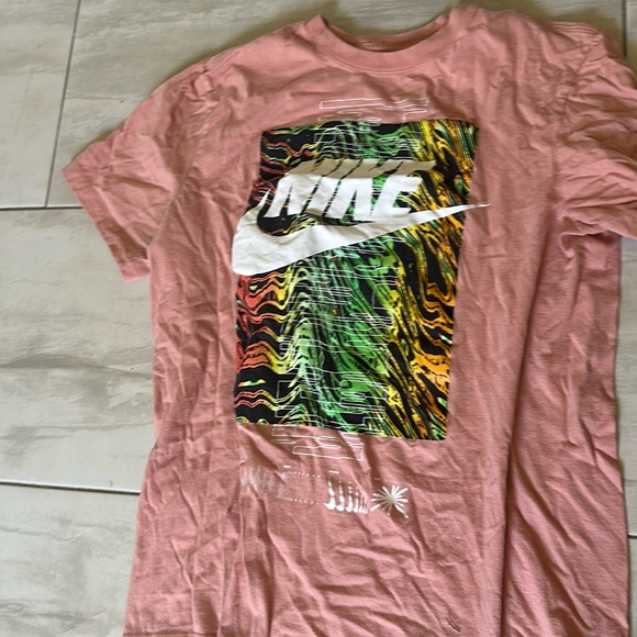 Nike pink shirt - Picture 1 of 3